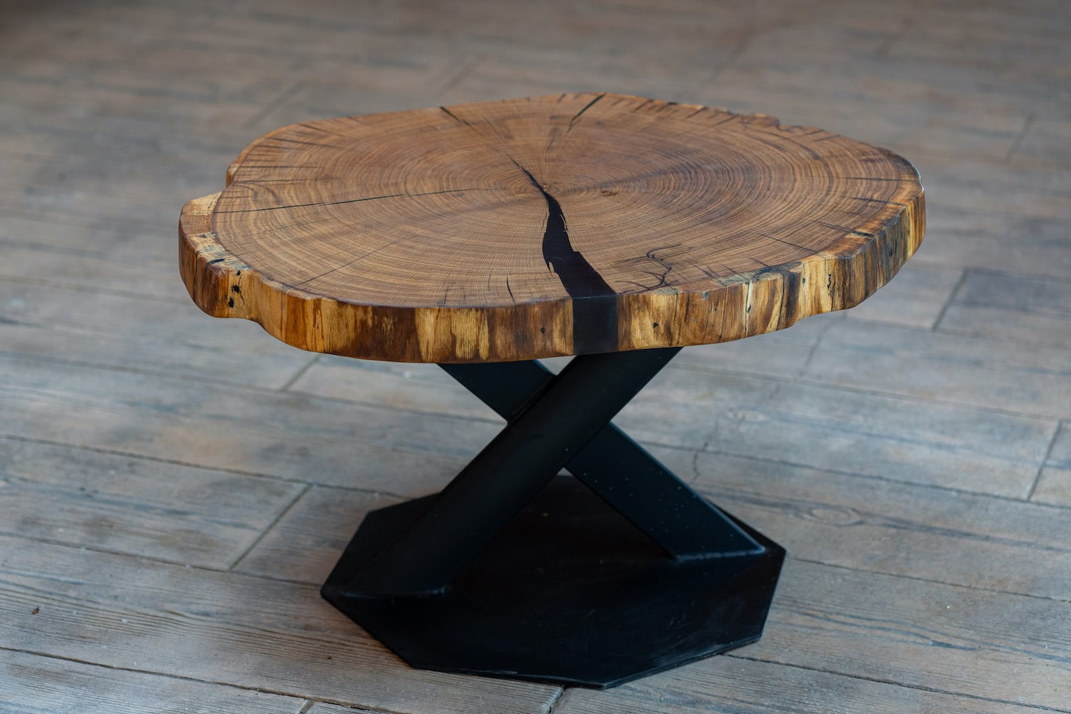 cafea-rotund-negru Masuță cafea stejar cu inserții rășină neagră - imagine 1