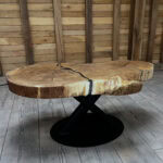 Măsuță cafea stejar natur cu inserție rășină