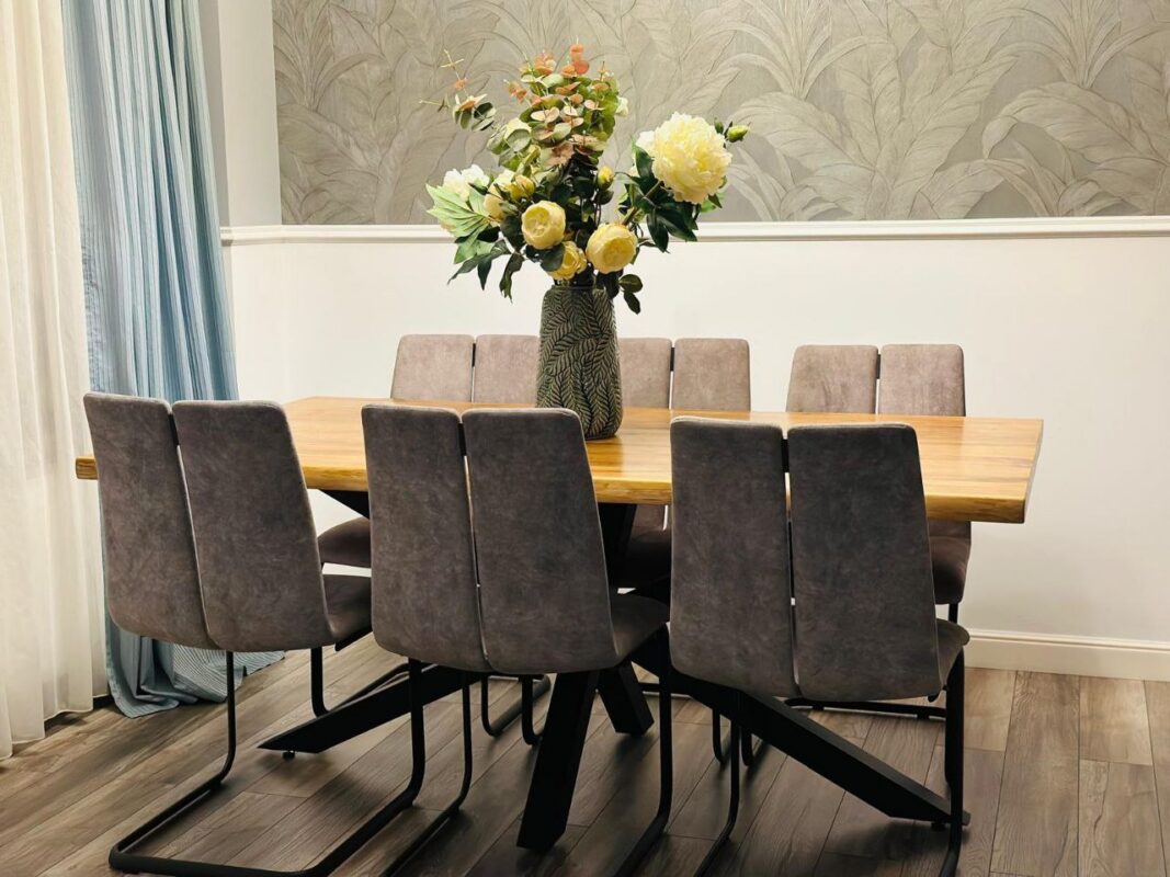 photo_5771424285133048844_y