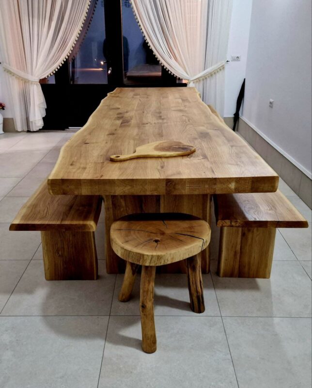 photo_5771424285133048855_y