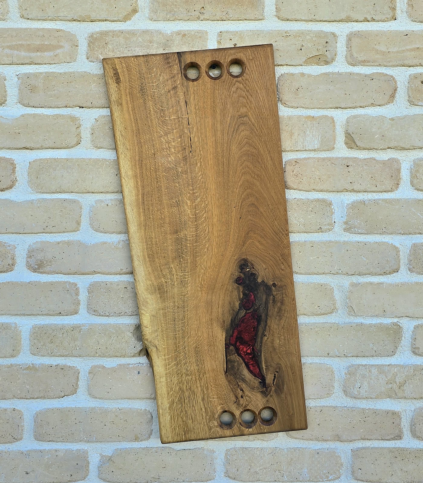 tocator-16 Platou de servire XL "Flame" din stejar cu inserție roșie - 68x30x2 cm - imagine 1