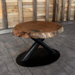 Măsuță cafea stejar cu subtile inserții de rășină 75x70x6 cm