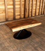 Măsuță cafea nuc cu inserții de rășină neagră - 101x60x5cm