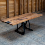 Onyx Prism – măsuță de cafea cu inserții rășină neagră - 130x55 cm