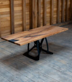 Onyx Prism – măsuță de cafea cu inserții rășină neagră - 130x55 cm