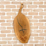 Platou „Oak Leaf 83” – Stejar masiv cu inserții de rășină verde - 83x33 cm